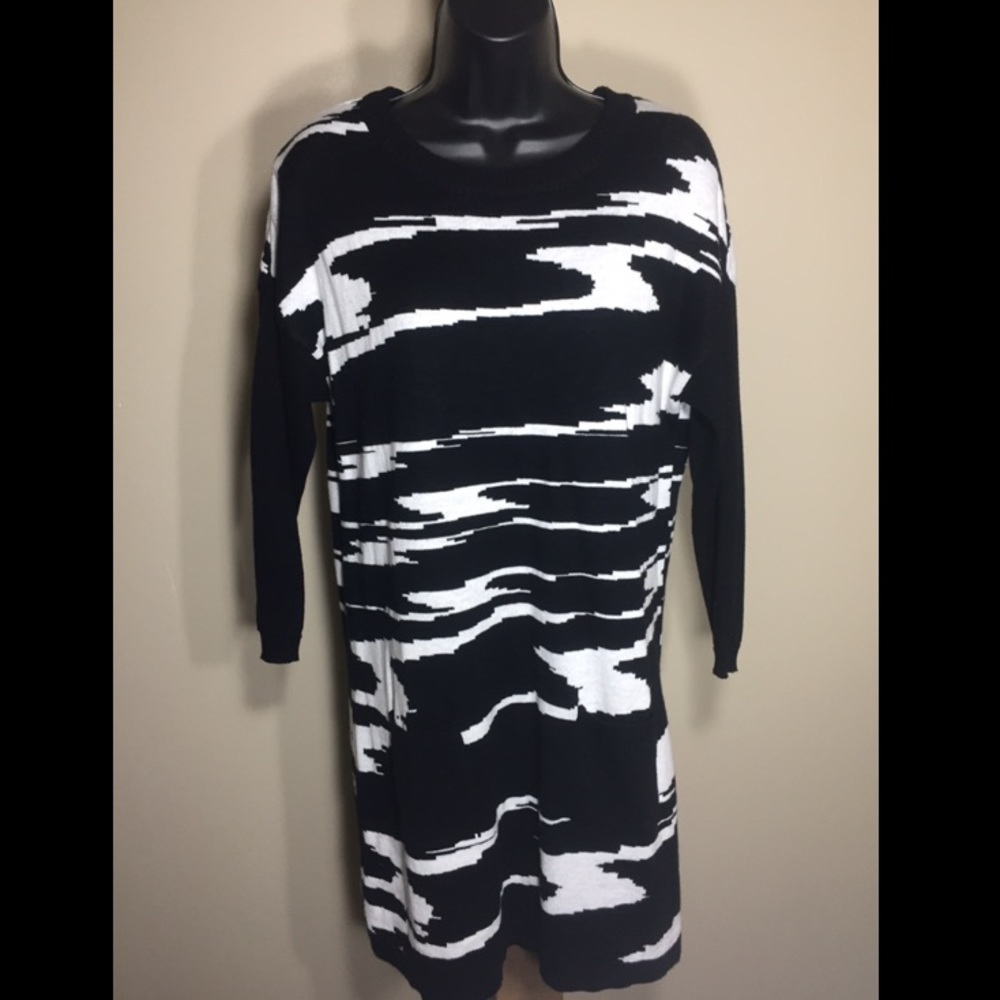 Women’s Black&White Sweater Dress | Wave Pattern